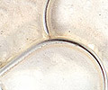 07-enostavni-uhani-beli-detail